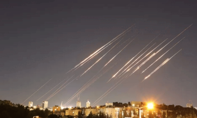 İsrail-İran çatışmasında 3. gün: Tel Aviv’e bomba yağdı