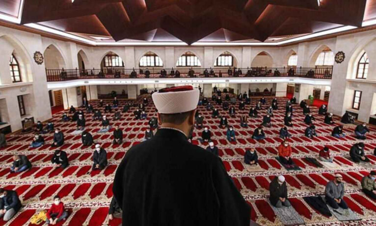 Türkiye Diyanet’ten ‘rüşvet’ ve ‘yolsuzluk’ hutbesi
