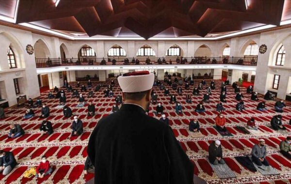 Türkiye Diyanet’ten ‘rüşvet’ ve ‘yolsuzluk’ hutbesi