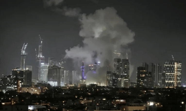 İran’dan İsrail’e misilleme: Füzeler Tel Aviv’i vurdu