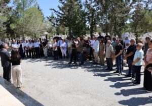 Naci Talat ölümünün 34. yılında anıldı: “Kulak asmayın bu cızırdayan plaklara, birlikte yürümeye devam edin!”