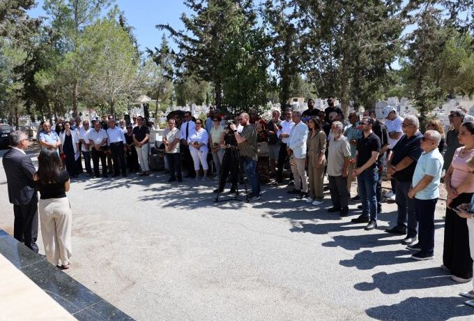 Naci Talat ölümünün 34. yılında anıldı: “Kulak asmayın bu cızırdayan plaklara, birlikte yürümeye devam edin!”