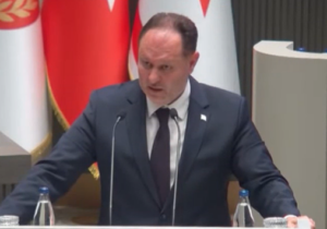 Tosunoğlu’nun istifası Pazartesi Meclis’te görüşülecek