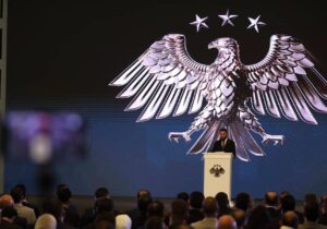 Suriye’nin ulusal logosu yenilendi; 14 tüylü ve 3 yıldızlı kanatlı şahin