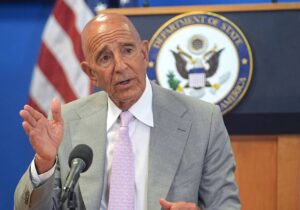 ABD’nin Ankara Büyükelçisi ve Suriye Özel Temsilcisi Tom Barrack: “SDG, YPG’dir ve PKK’nın bir türevidir, onlara devlet içinde bağımsız yönetim kurma borcumuz yok“