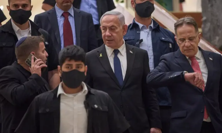 ABD Büyükelçisi, Trump’ın desteğini göstermek için Netanyahu’nun duruşmasına katıldı