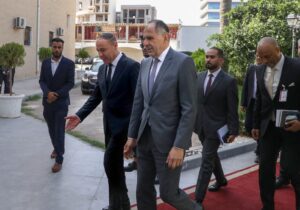 Yunanistan’dan Libya’ya “barış ve iyi komşuluk” mesajı: Deniz yetki alanları ve göç gündemde