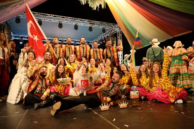 Halk Dansları Festivali’nde muhteşem gala: Birincilik Türkiye’nin