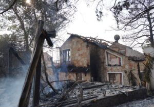 Limasol’daki yangın felaketi: En az 43 ev tamamen yandı, hasar tespiti başlıyor