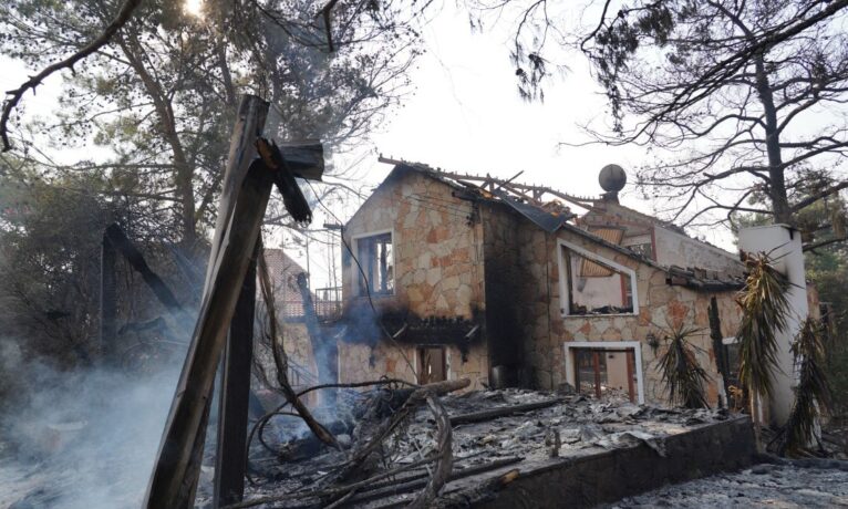 Limasol’daki yangın felaketi: En az 43 ev tamamen yandı, hasar tespiti başlıyor