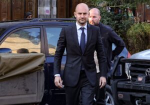 Macron’un ziyareti öncesi Fransa Dışişleri Bakanı’ndan Kıbrıs temasları