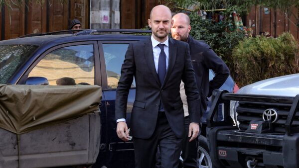 Macron’un ziyareti öncesi Fransa Dışişleri Bakanı, Kıbrıs’ta