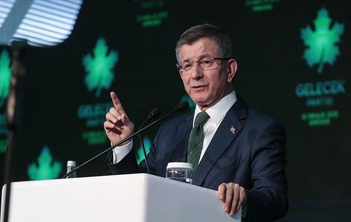 Davutoğlu’ndan gözaltı tepkisi: ”Kendi belediyelerindeki ve bakanlıklarındaki yolsuzlukları görmeyip…”