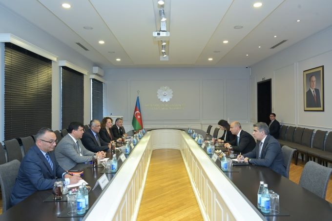 Nazım Çavuşoğlu Bakü’de duyurdu: “Azeri gençler için KKTC üniversitelerinde burs seferberliği”