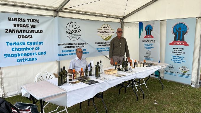 Ez-Koop, Kıbrıs Türk Kültür Festivali’nde ürünlerini İngiltere’ye tanıttı