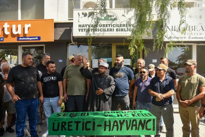 Üretici tabutta, hükümet nerede? | Hayvancılardan tabutlu eylem
