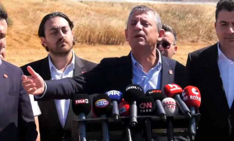 Özgür Özel’den savcıya: “Küstah herif; masaya beyaz Toros koyarak kimi tehdit ediyorsun?”