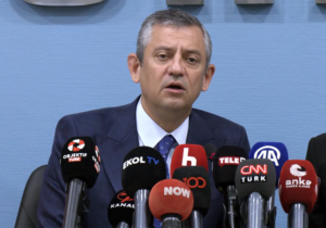Özgür Özel’in dokunulmazlık fezlekesi TBMM’ye sunuldu: “Bir ben kaldım, beni de atın hapse!”