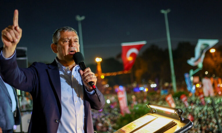 Özgür Özel: “Erdoğan artık Cumhurbaşkanı değil, cunta başkanıdır!”