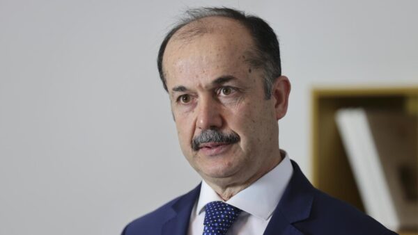 Kıbrıs’ta da şubesi olan, devletle protokoller imzalayan Yunus Emre Enstitüsü’nün eski Başkanı Şeref Ateş tutuklandı