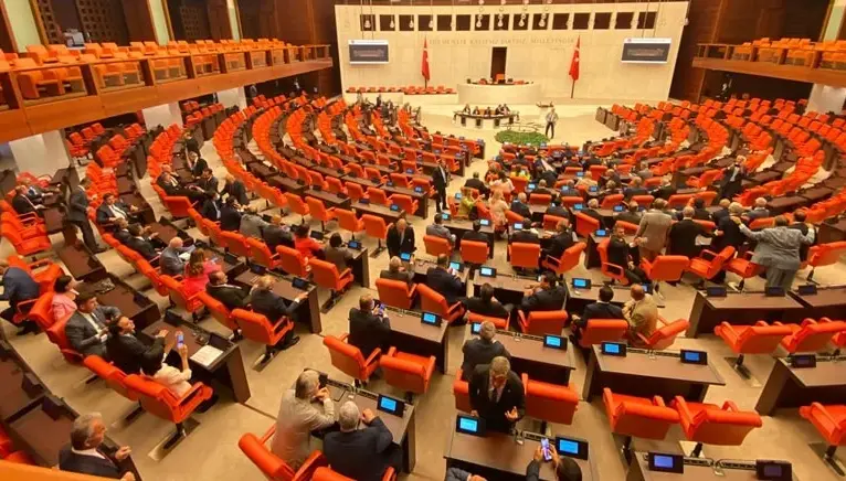 TBMM’de zehirlenme şüphesiyle 100’ü aşkın kişi hastaneye başvurdu