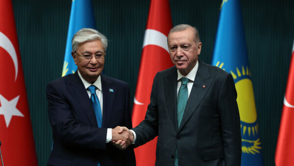 Erdoğan’dan Kazakistan Cumhurbaşkanı Tokayev’e ‘Kıbrıs Türkleri’ mesajı