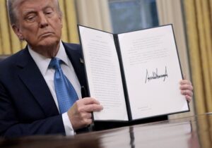 Trump: “AB mallarına yüzde 30 gümrük vergisi uygulanacak“