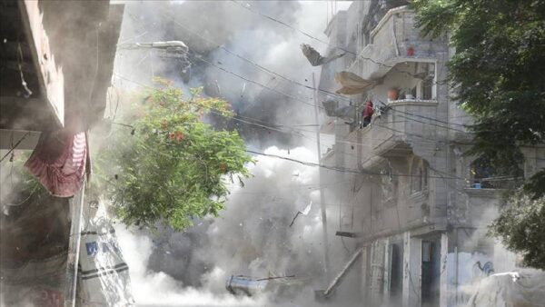 İsrail, Gazze’de Filistin Kızılayı karargahını bombaladı