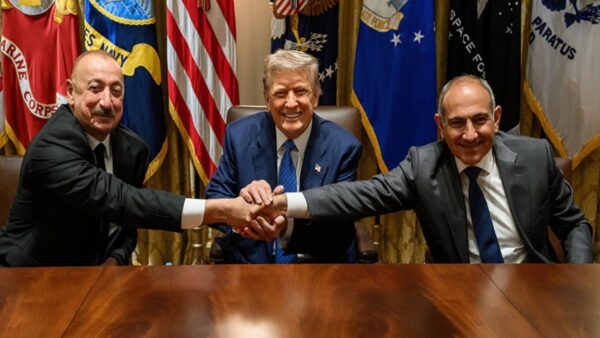 Azerbaycan ve Ermenistan ABD’de barış anlaşması imzaladı, Trump “Savaş sonsuza kadar bitti” dedi