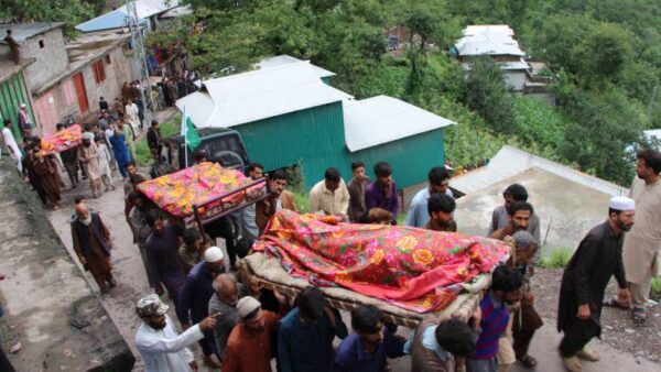 Pakistan’daki sellerde ölenlerin sayısı 330’a yükseldi