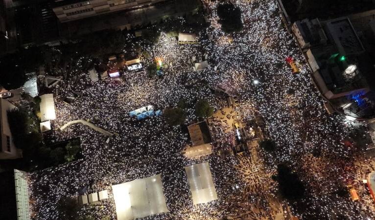 Tel Aviv’de 500 bin kişilik eylem: Savaşı durdurun, rehineleri geri getirin