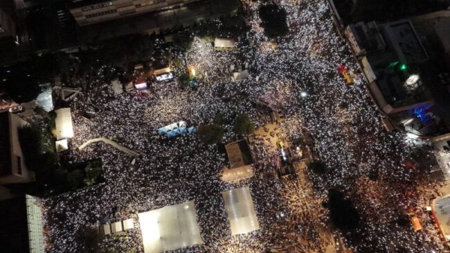 Tel Aviv’de 500 bin kişilik eylem: Savaşı durdurun, rehineleri geri getirin