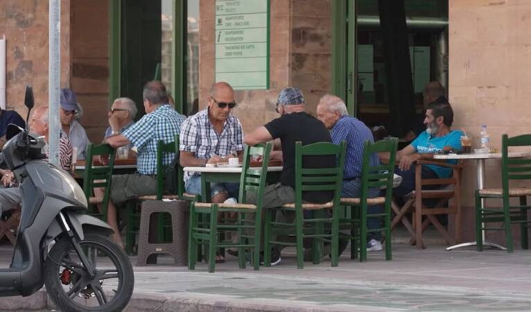 Yunanistan’da doğumlar azalıyor, nüfus yaşlanıyor