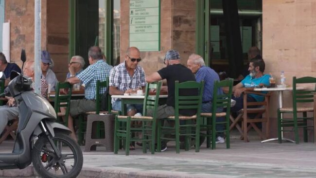 Yunanistan’da doğumlar azalıyor, nüfus yaşlanıyor