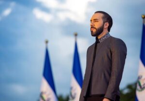 El Salvador’da ‘demokrasi öldü’ I Devlet başkanına sınırsız adaylık yolunu açan yasa teklifi meclisten geçti