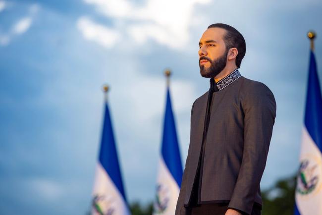 El Salvador’da ‘demokrasi öldü’ I Devlet başkanına sınırsız adaylık yolunu açan yasa teklifi meclisten geçti