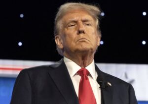 Trump’tan Rusya’ya gözdağı: 2 nükleer denizaltı konuşlandıracağız