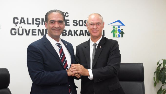 Çalışma Bakanlığı’nda devir teslim: Gardiyanoğlu görevi Hasipoğlu’na bıraktı