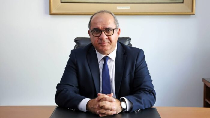Antoniou: “Hükümet 5 Kıbrıslı Rum’un yanında“