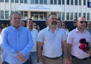 Resmi Kabz Memurluğu’ndaki grev üçüncü gününde: Sendikalar Başbakanlık önünde eylem yaptı
