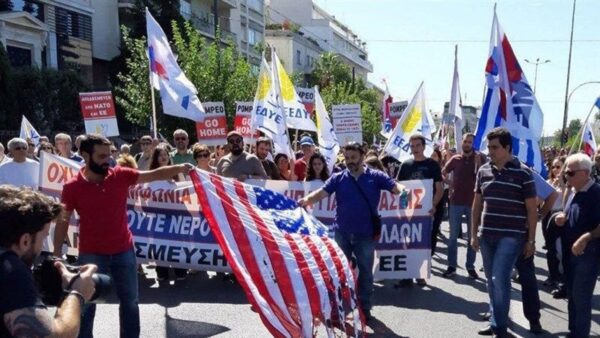 ABD, Atina’yı üslere boğdu