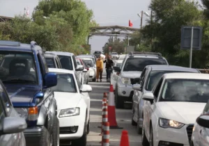 Güney basını: Beş Rum’un tutuklanmasına rağmen geçişlerde düşüş yaşanmadı