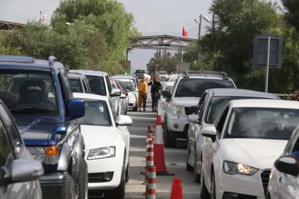 Güney basını: Beş Rum’un tutuklanmasına rağmen geçişlerde düşüş yaşanmadı
