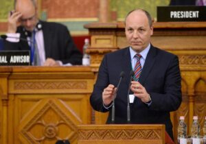 Ukrayna siyasetinin önde gelen isimlerinden Andriy Parubiy, silahlı saldırıda öldürüldü