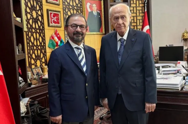 Bahçeli’ye yakınlığıyla bilinen İsmet Sayhan da gözaltına alındı; ‘casusluk’la suçlanıyor!