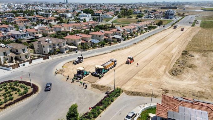 Yenikent’te yılların yol sorunu çözülüyor