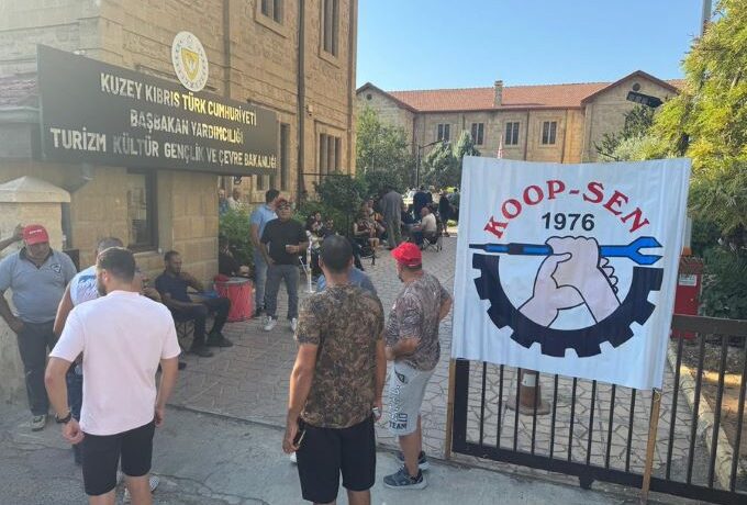 KOOP-SEN grevinde 6. gün: “İşten atmalara boyun eğmeyeceğiz!”