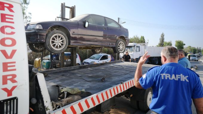 Lefkoşa Sanayi Bölgesi’nde hurda araçlara temizlik operasyonu