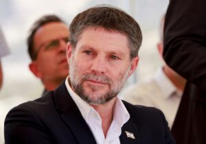 Siyonist Bakan Smotrich, Batı Şeria’da kritik konut projesini onaylayacak: “Filistin devleti fikrini gömeceğiz”