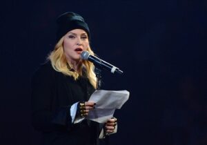 Madonna’dan Gazze’yi ziyaret etmesi için Papa’ya çağrı